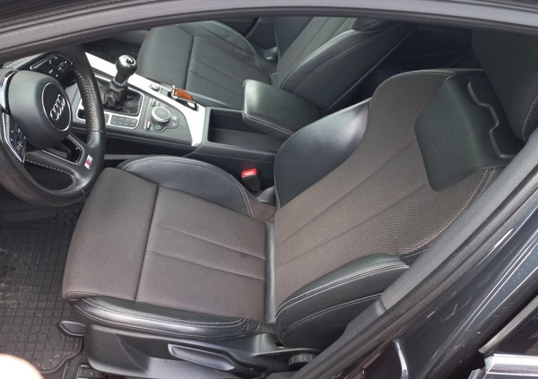 Audi A4 cena 66900 przebieg: 142000, rok produkcji 2016 z Tczew małe 232